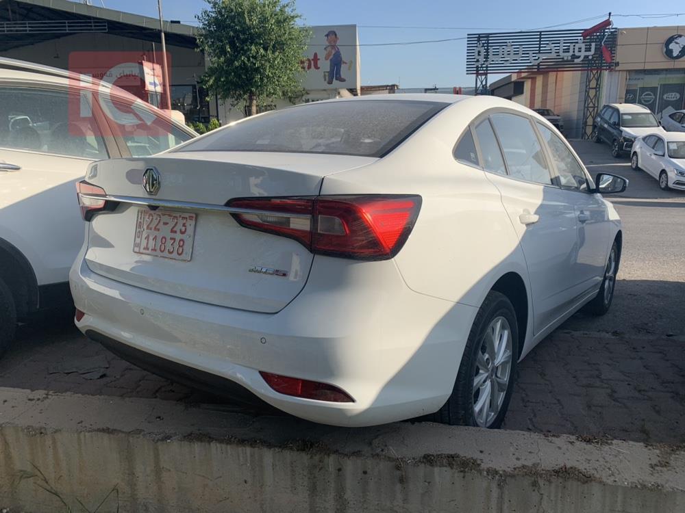 ئێم جی 5